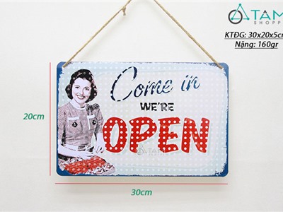 Tranh thiếc treo cửa Come in We're Open hình cô gái BTC-21